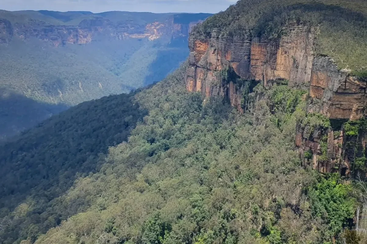 Govetts Leap - Lookout offering panoramic views of the Grose Valley and waterfall