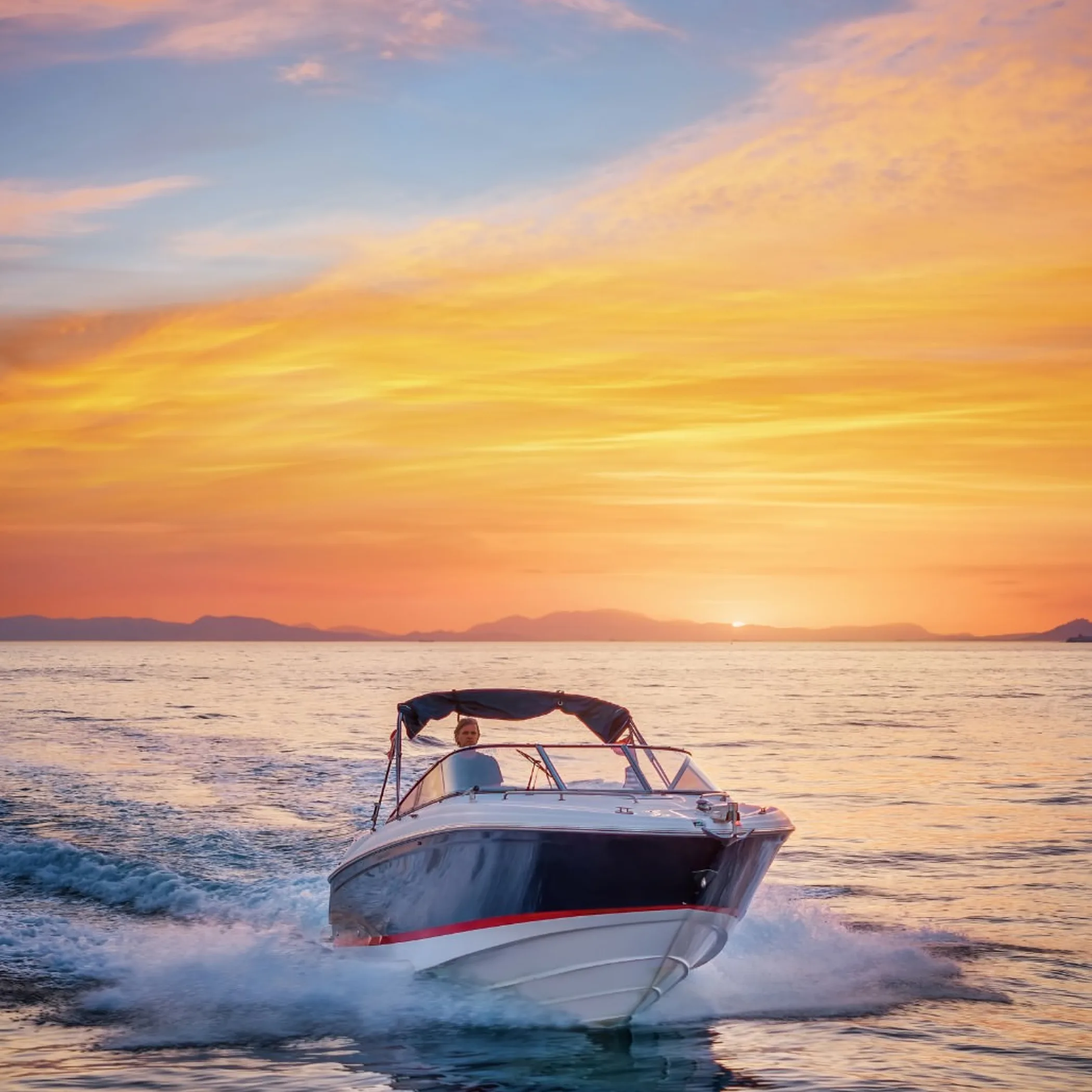 clear boating photograph